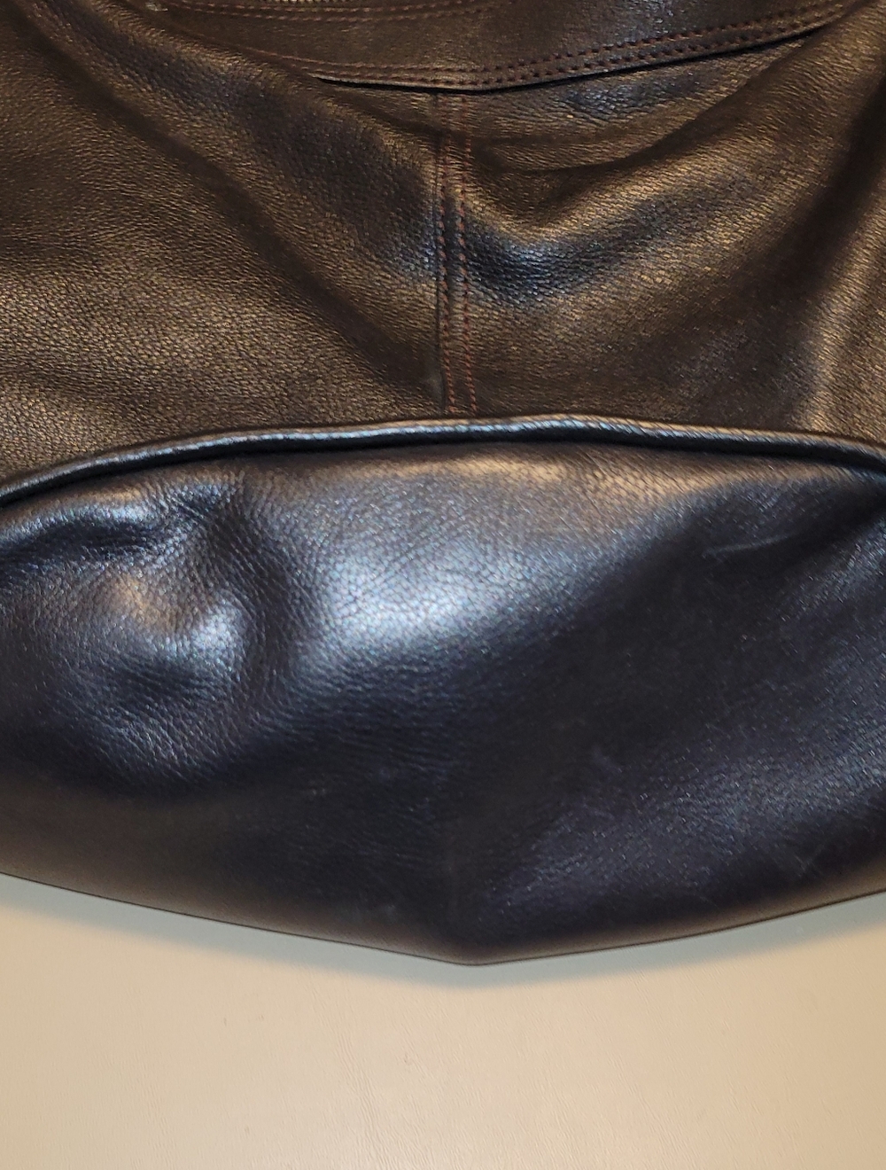 Fossil Maddox Black Leather Bucket style Purse. - Picture 16 of 16